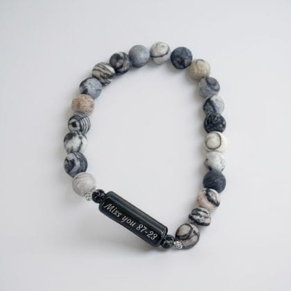 As-Armband kralen – Zwarte askamer | Eigen tekst