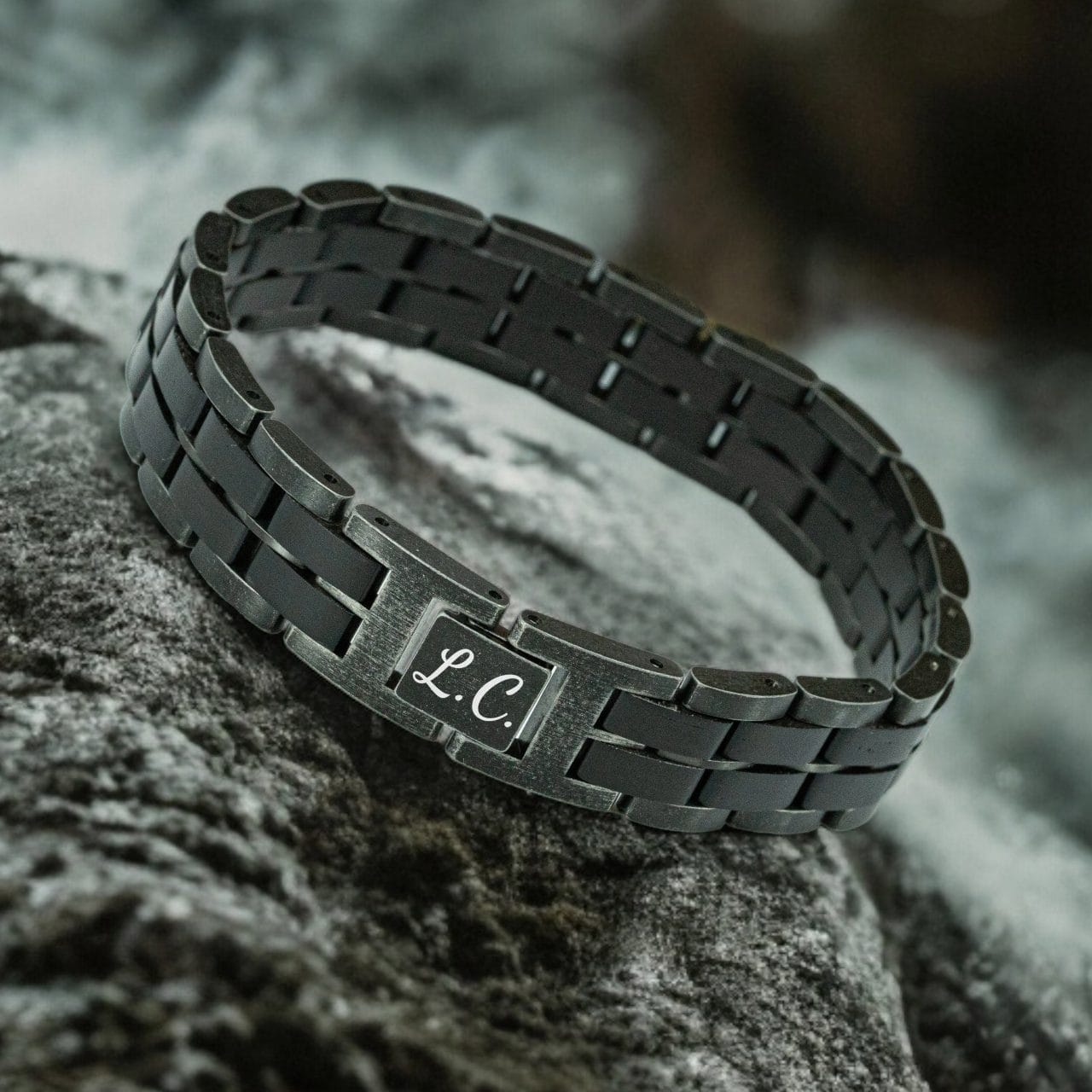 Black Forest Dark Edition Houten Armband eigen initialen gravure