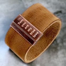 Reviews van Armband.nl en Armband.be 11 Brede leren armband gravure brons goudkleurig of zilverkleurig