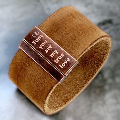 Brede leren armband + gravure (brons, goudkleurig of zilverkleurig)