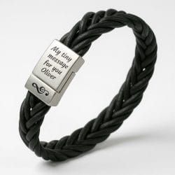 Edelstalen Armband met gravure – gevlochten leer