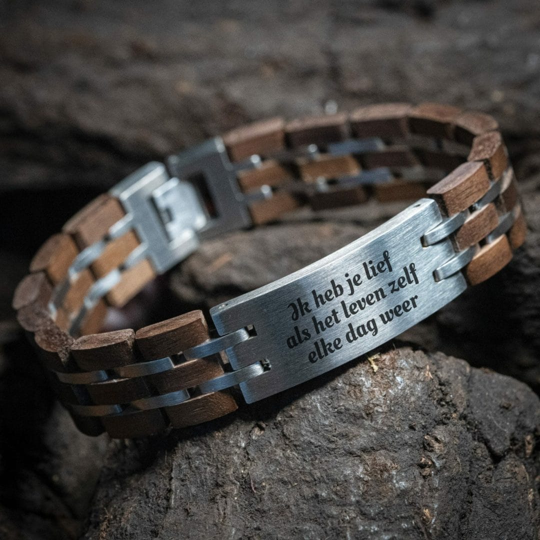 Eigen gedicht op armband gravure' - Brede RVS Houten armband
