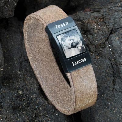 Fotoarmband met eigen Namen en Fotogravure - Beige leren Armband 2 Fotoarmband met eigen Namen en Fotogravure - Beige leren Armband - Afbeelding 2