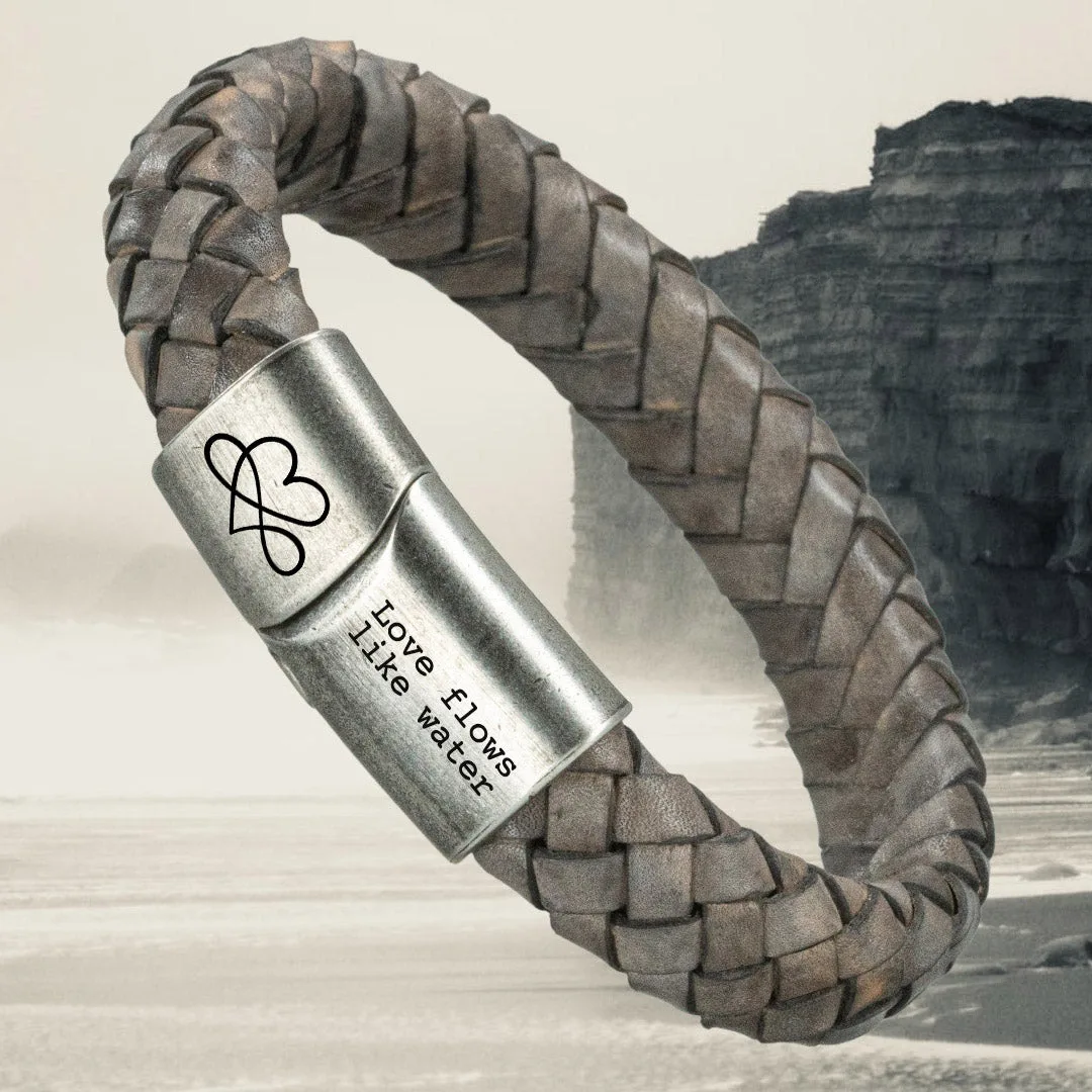 Grijze liefdes armband Eigen tekst gravure