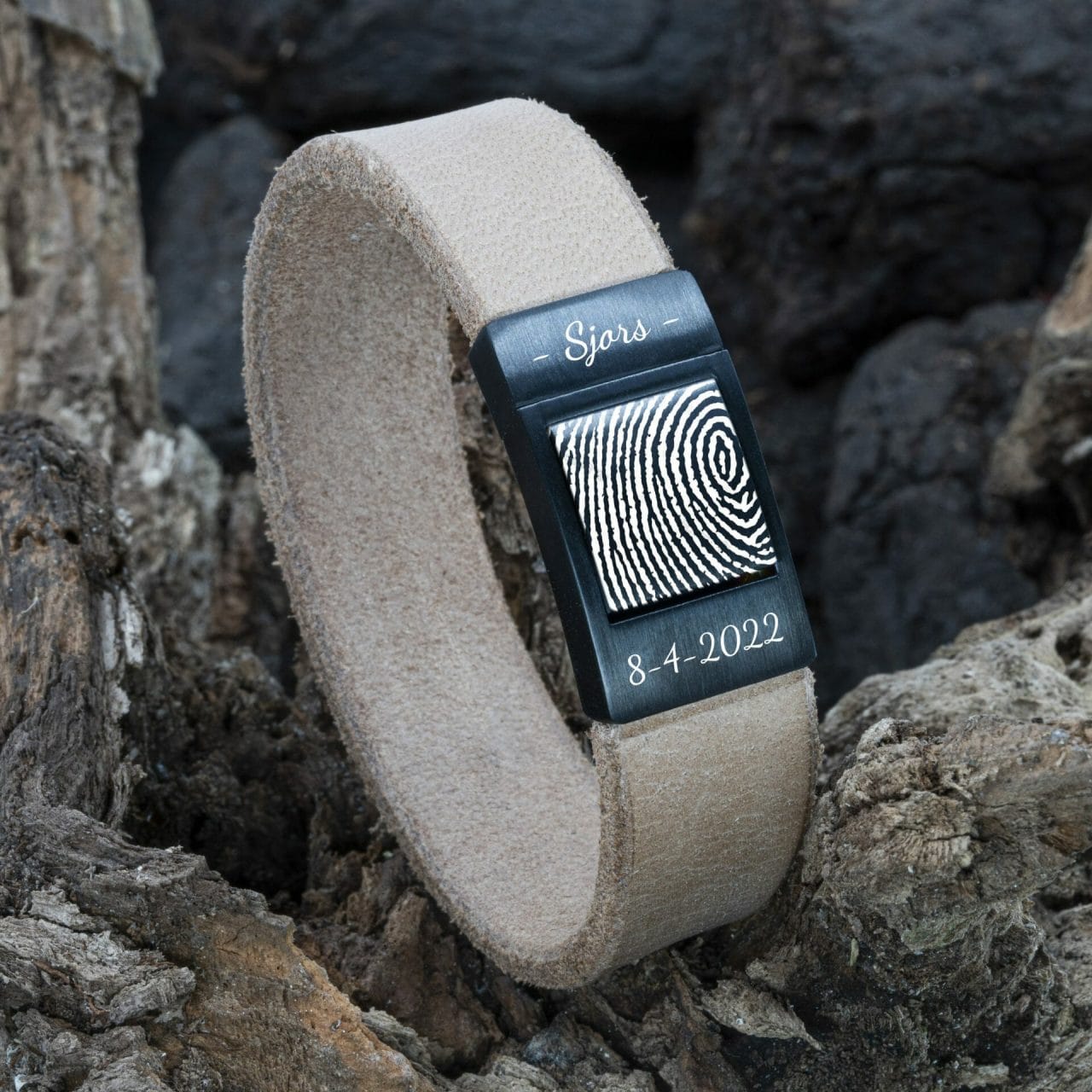 Moederdag-Vingerafdruk-Mama-Papa-gravure-op-leren-Armband-3