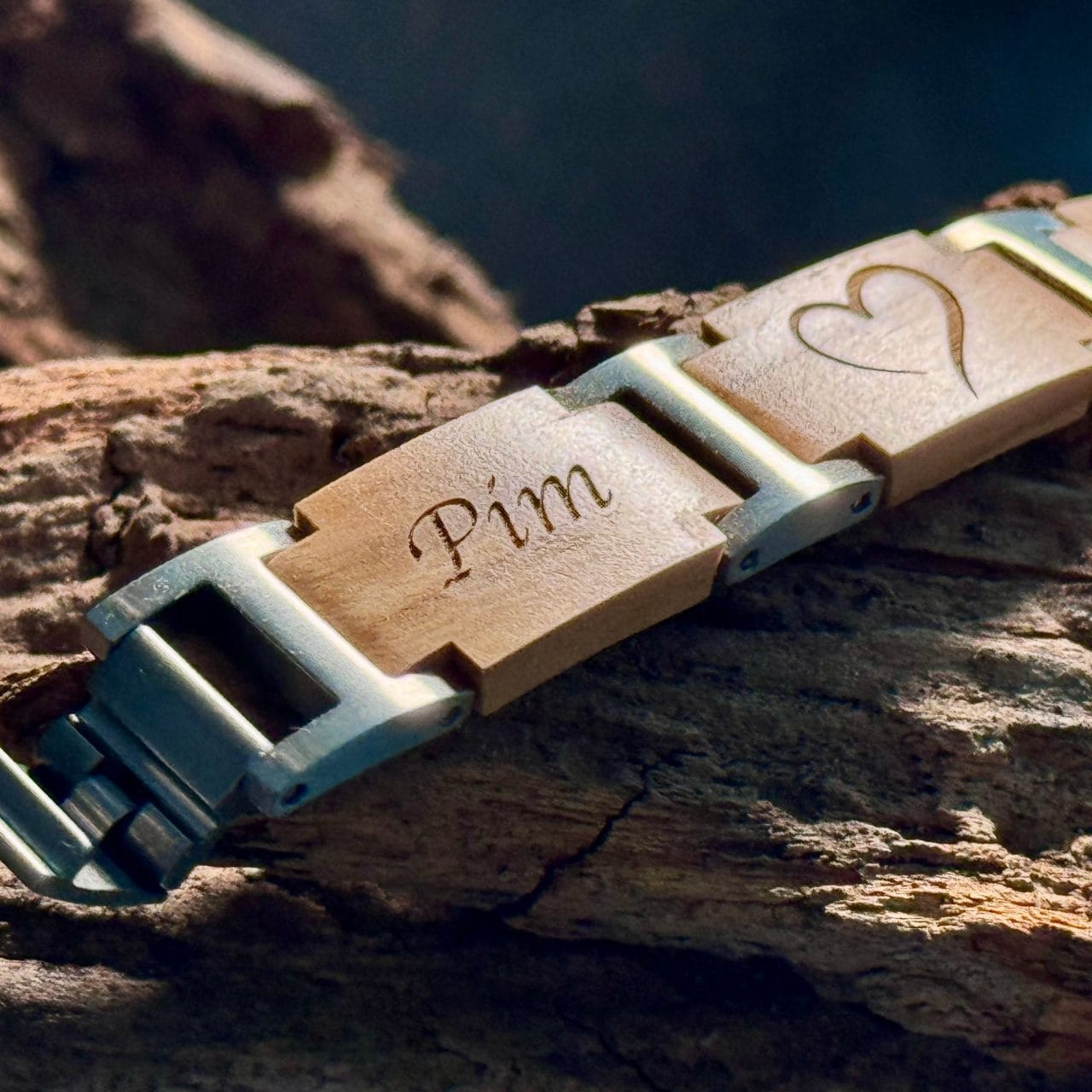 Ontwerp je eigen armband 9 Mount Fuji Olijfhout RVS Houten armband Tekst Gravure