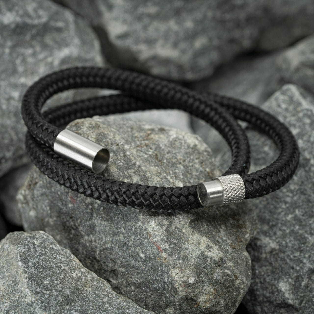 Wat Betekenen de Kleuren van Paracord Armbanden? 13 Zwarte Paracord armband touw