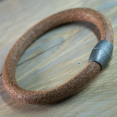 Robuuste Viking armband - rond licht bruin leren Armband 8mm - Afbeelding 4