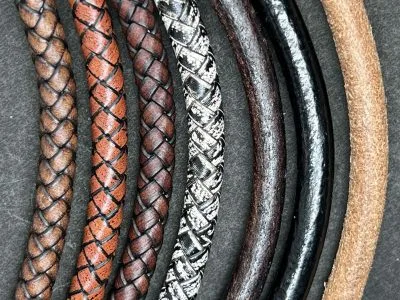 Robuuste Viking armband - rond licht bruin leren Armband 8mm - Afbeelding 5