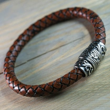 Rode Viking Armband - Robuust gevlochten leer