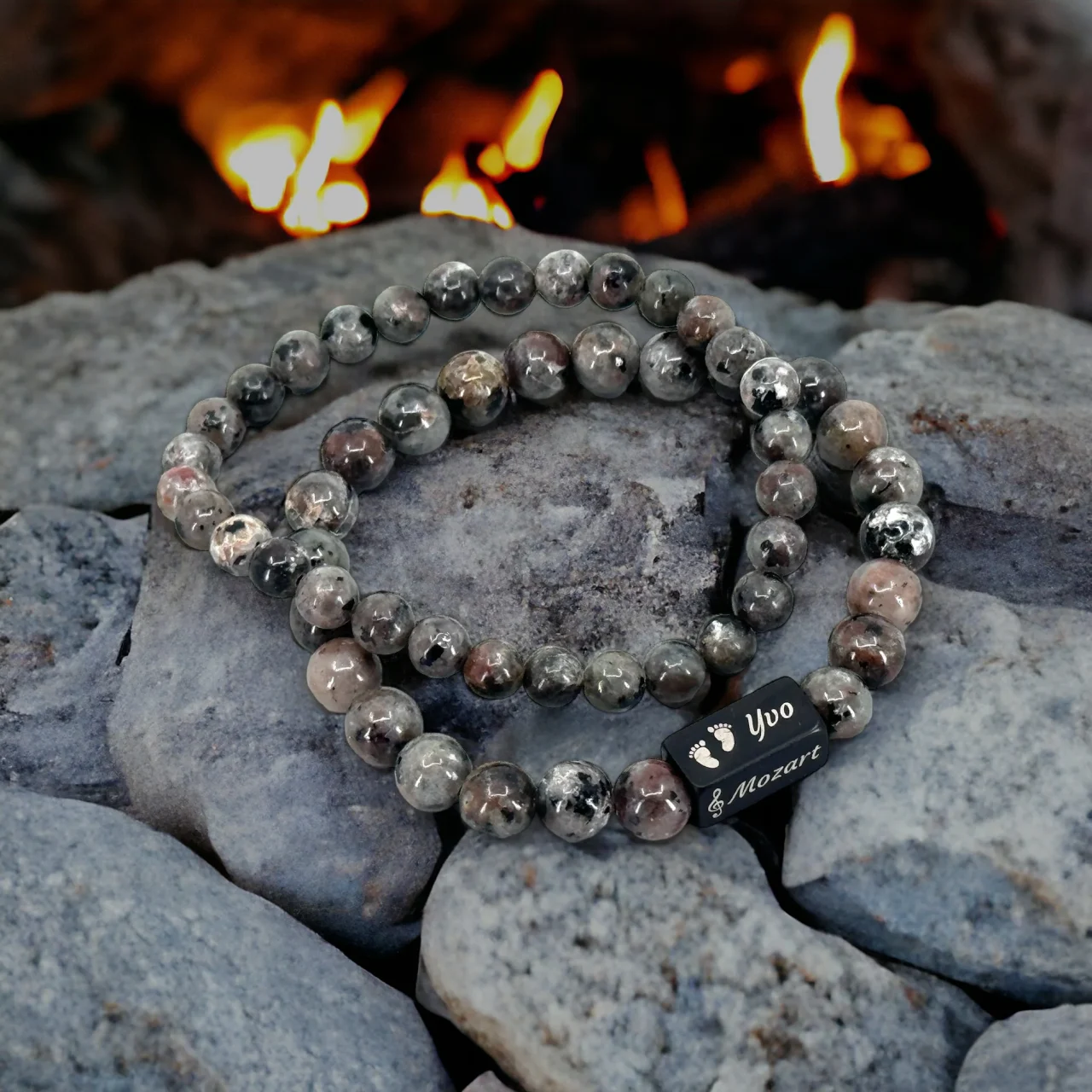 Shadowflame 🐉 Yooperlite Kralen Armband – Lichtgevend onder UV