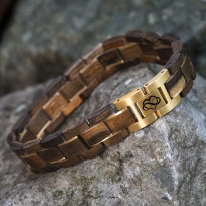 TIMBERWOOD Gold (Walnoot / Goud) - Eigen initialen houten armband
