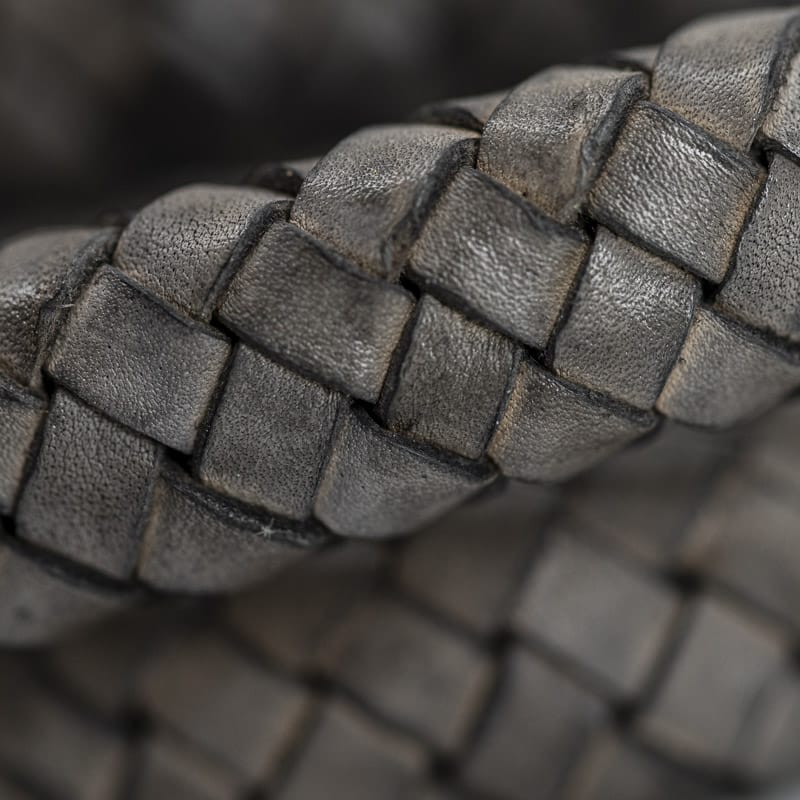 Grijs gevlochten leer voor armband te maken
